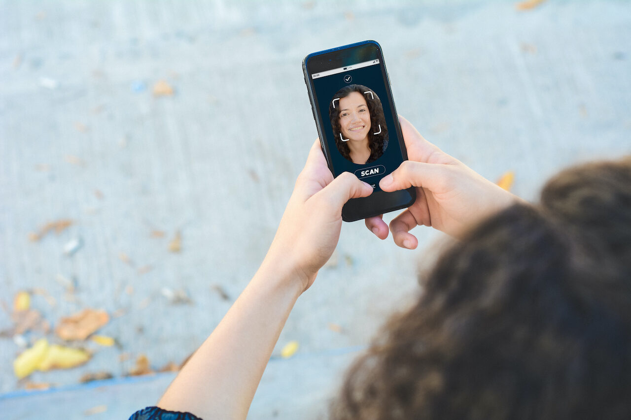A Guide To Facial Recognition - Applications Of Facial Recognition Technology